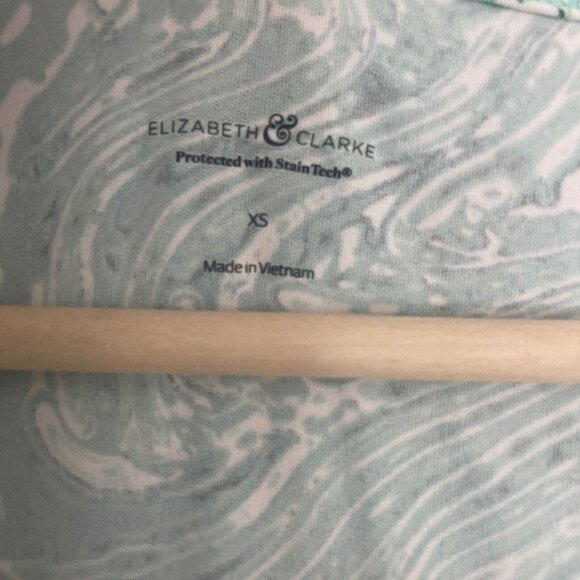 Elizabeth & Clarke Shirt Women Extra Small Marble Print Hi-Low Hem StainTech New - Picture 9 of 13